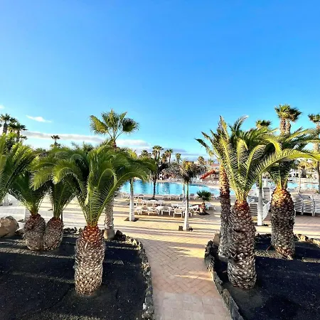 Apartamento con Wifi, vista piscina, cerca playa, Corralejo
