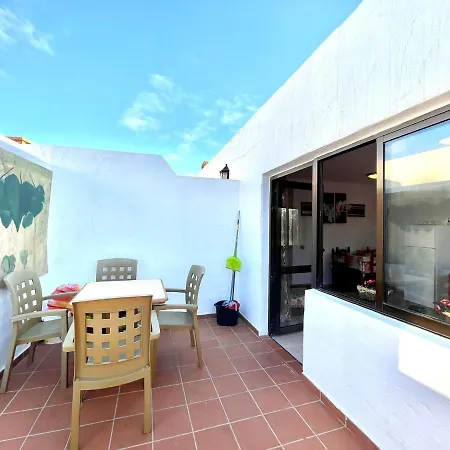 Apartamento con Wifi, vista piscina, cerca playa, Corralejo
