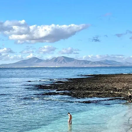 Apartamento con Wifi, vista piscina, cerca playa, Corralejo *